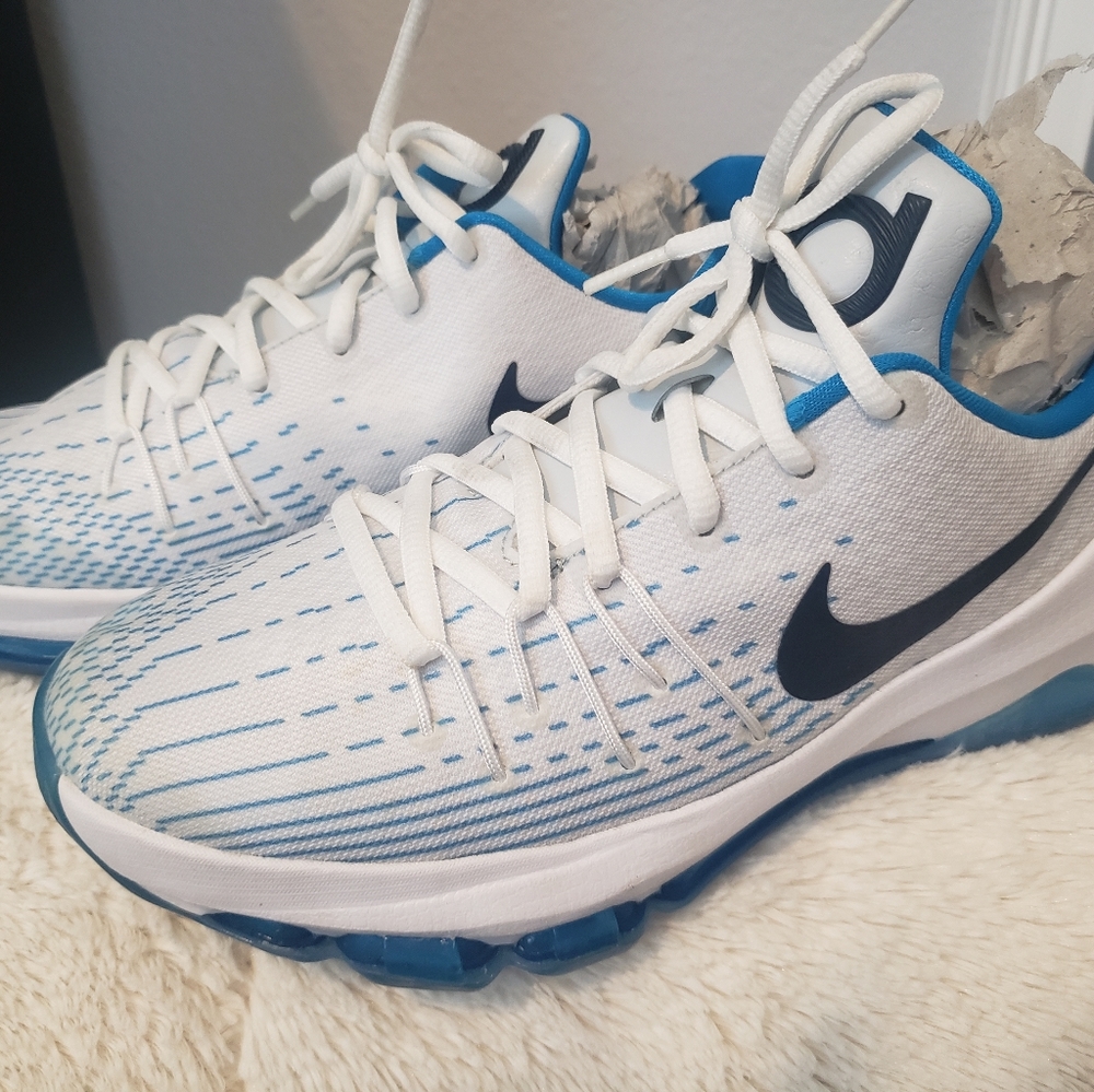 NIKE 8/8.5 womens